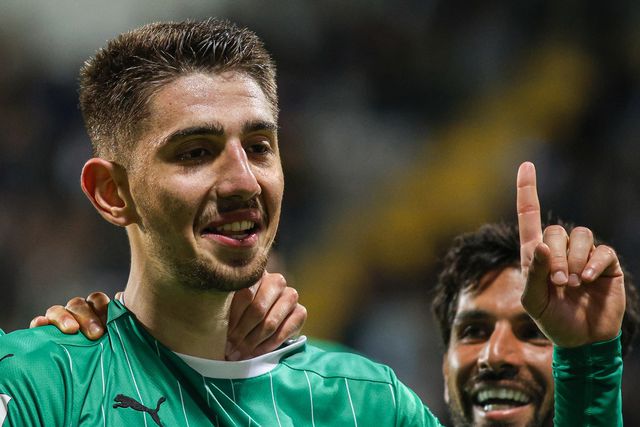 Tiknaz eleito pelos adeptos como o jogador do mês de abril