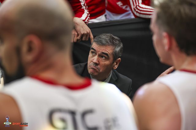 «É bom estar a ganhar, mas nada acabou»