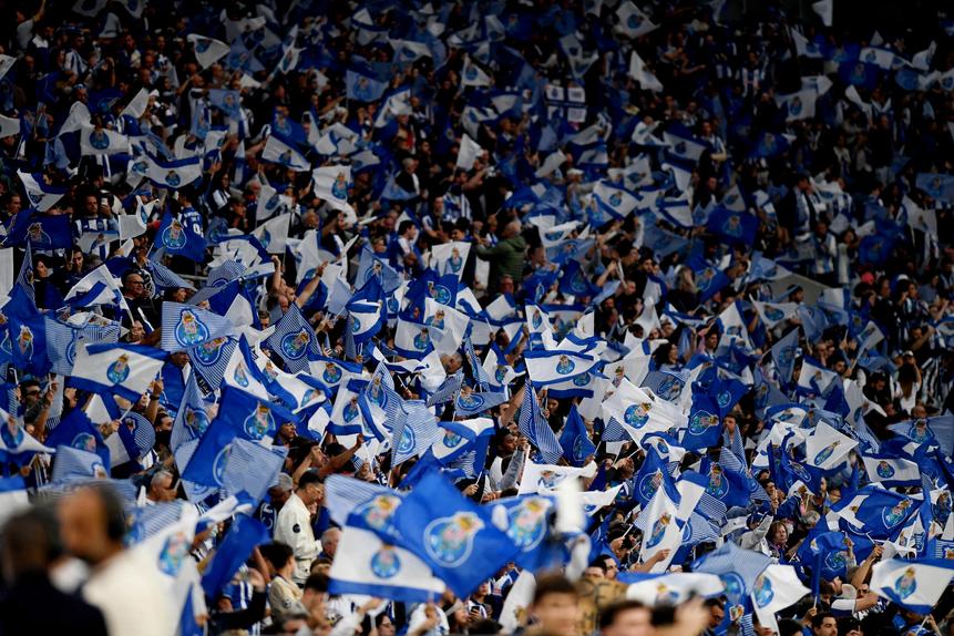 Adeptos no Estádio do Dragão (Foto: Rogério Ferreira/Kapta+)
