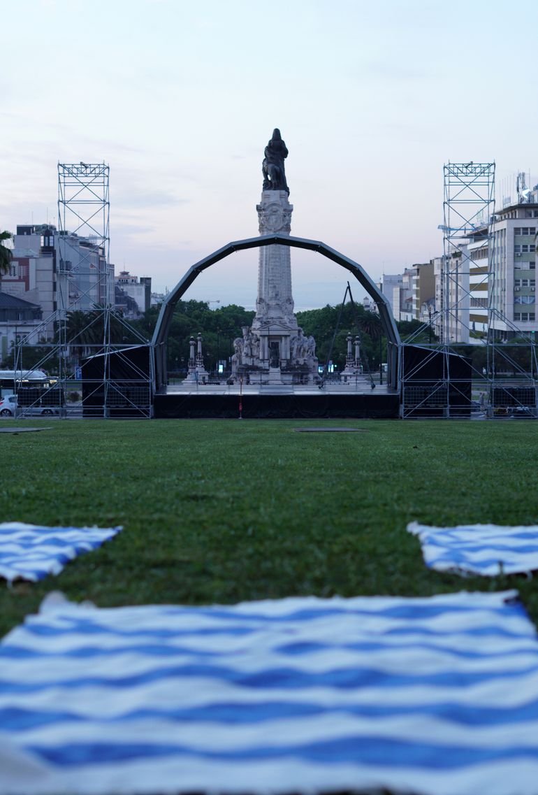 Preparativos no Marquês de Pombal para a festa do FC Porto (D.R.)
