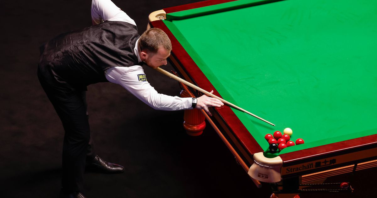 «Vergonha para o snooker»: Wu e Allen jogam o 'frame' mais longo da história do Crucible