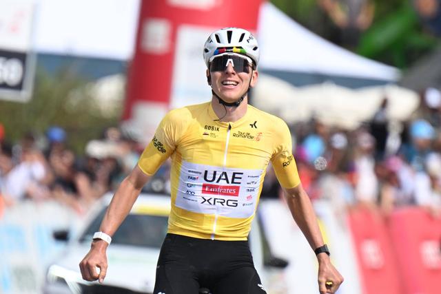 Tadej Pogacar, ciclista esloveno da UAE Emirates na Volta à Romandia
