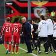 Mourinho durante o jogo entre Benfica e Famalicão — Foto: Estela Silva/Lusa