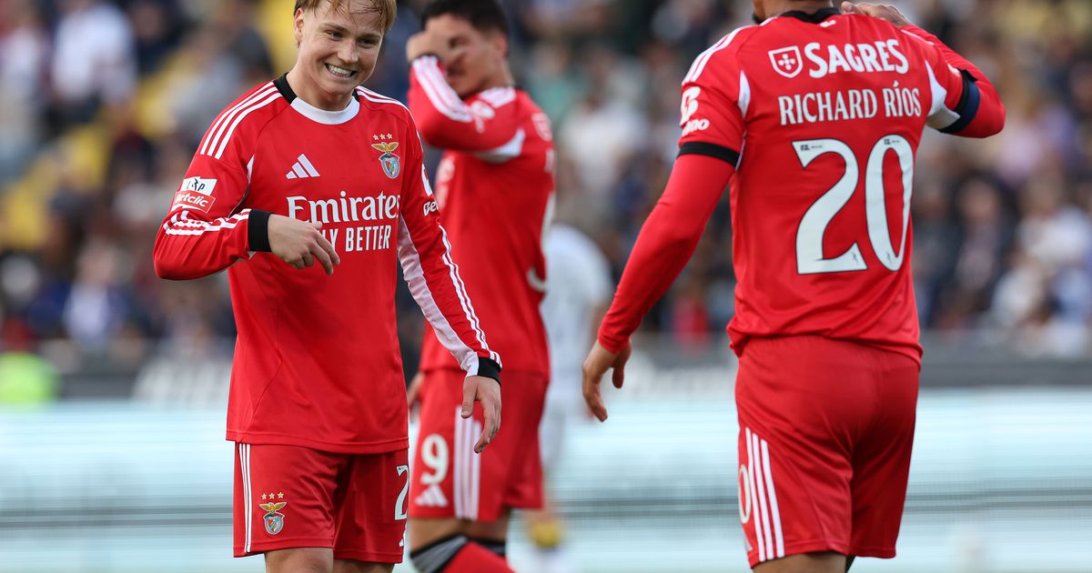 Mourinho assume favoritismo do Benfica mas alerta para calendário mais difícil que o do Sporting