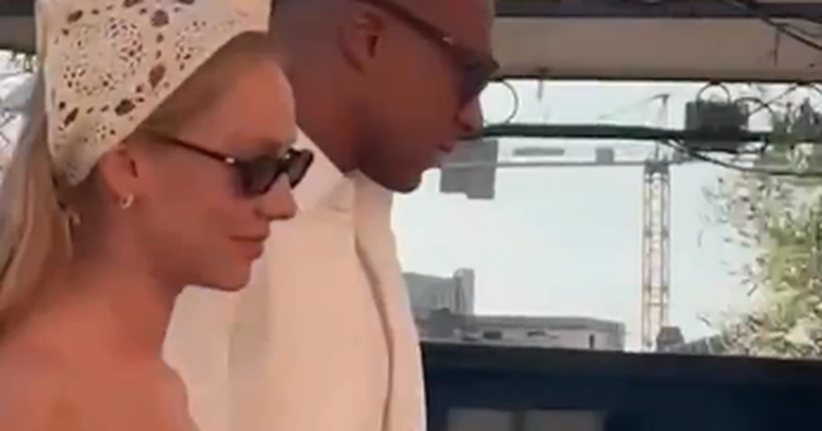 Mbappé debaixo de fogo por ir passear com a namorada (vídeos e fotos)