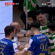Sporting-FC Porto: Salvador agarra pescoço do adversário e é expulso