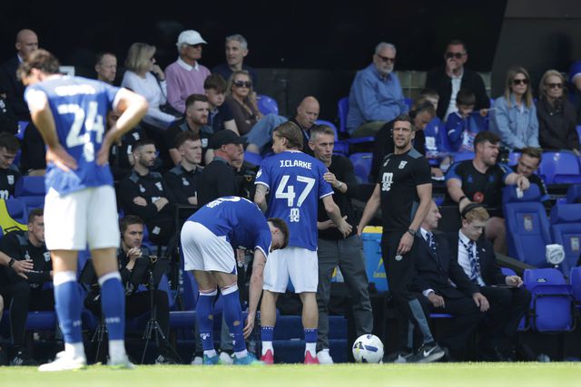Ipswich volta à Premier League, Wrexham falha 'play-off'