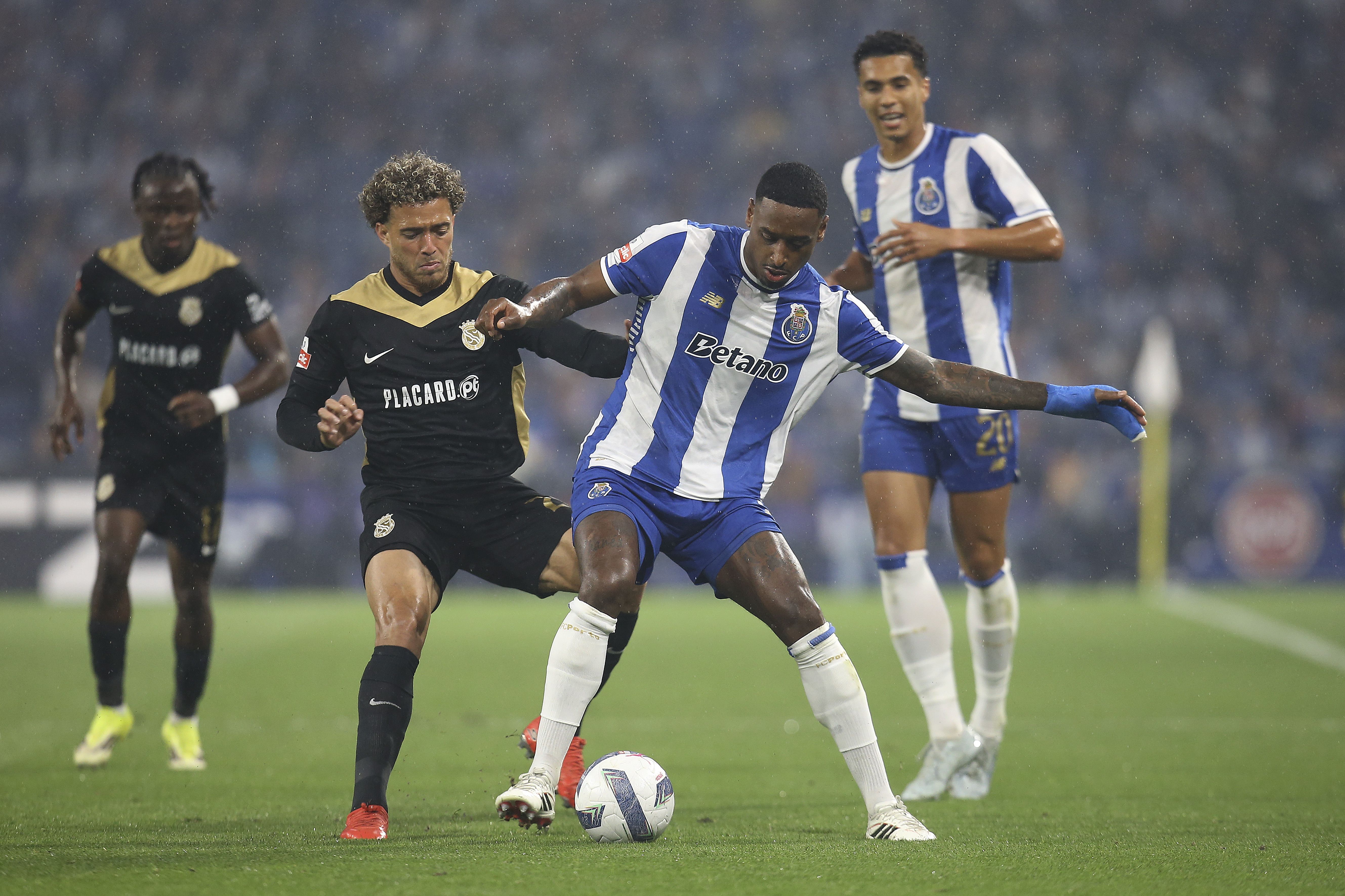 Figueiredo reconheceu o triunfo do FC Porto, mas gostou da exibição do Alverca — Foto: Manuel Fernando Araújo/LUSA