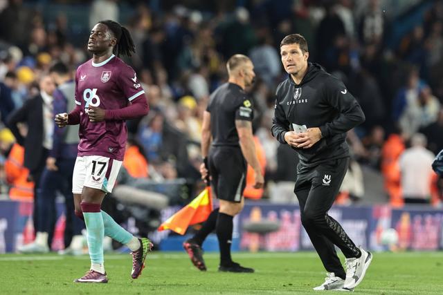 Michael Jackson, interino do Burnley