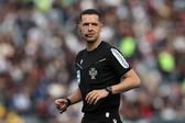 Gustavo Correia foi o árbitro do Famalicão-Benfica (EPA/ESTELA SILVA)