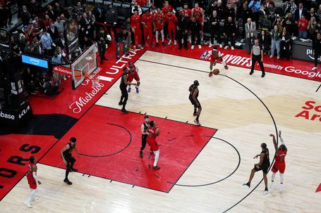NBA: Lakers esmagam Rockets e avançam para defrontar os campeões