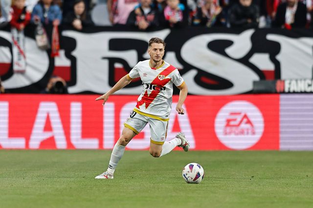 Só descobriu as raízes albanesas aos 24 anos e demorou meses a procurar os papéis que o comprovam