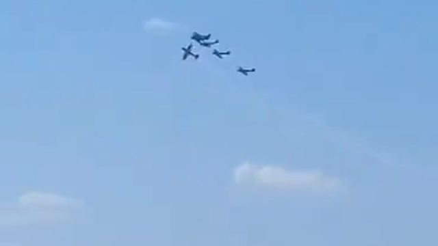 O momento do acidente entre dois aviões no Beja AirShow