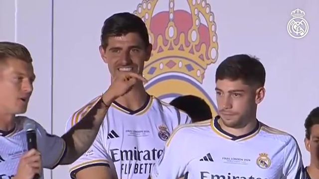 Kroos cede a camisola 8 do Real Madrid a...