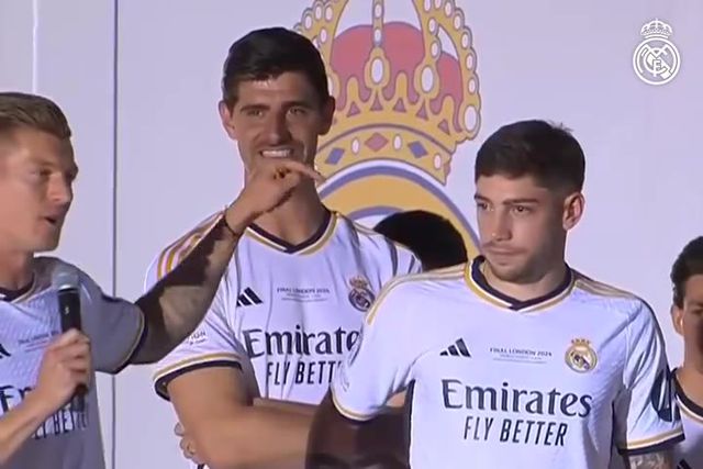 Kroos cede a camisola 8 do Real Madrid a...