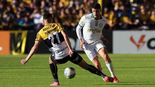Sem Abel Ferreira no banco, Palmeiras vence com golo nos descontos