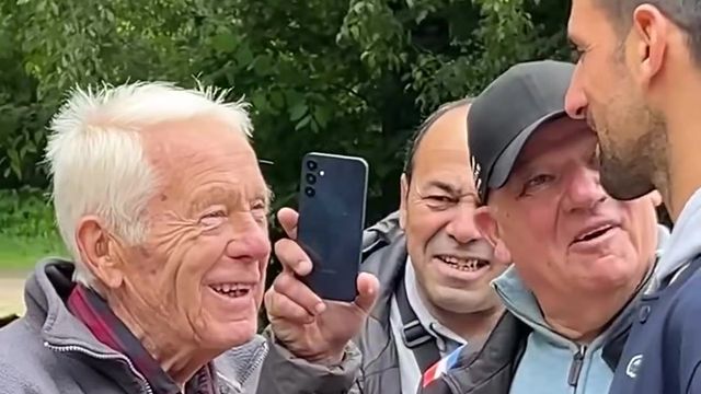 Depois da épica batalha contra Musetti madrugada dentro, Djokovic passou o domingo... na petanca