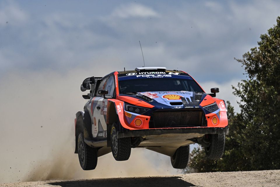 Rali da Sardenha: Tänak supera Ogier no final