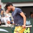 Roland Garros: Alcaraz e Tsitsipas marcam encontro nos 'quartos'