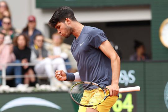 Roland Garros: Alcaraz e Tsitsipas marcam encontro nos 'quartos'