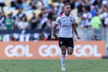 Brasileirão: Álvaro Pacheco ainda sonhou na estreia mas acabou humilhado pelo Flamengo