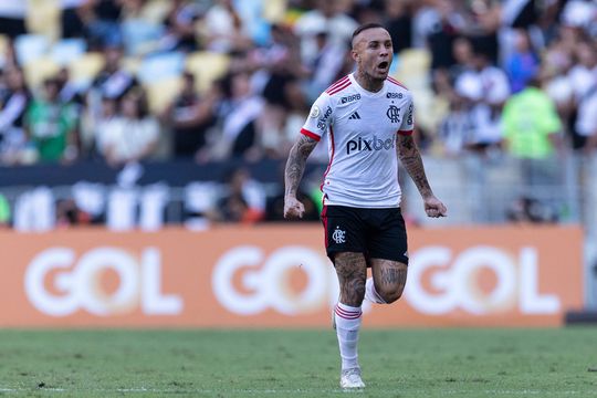 Brasileirão: Álvaro Pacheco ainda sonhou na estreia mas acabou humilhado pelo Flamengo