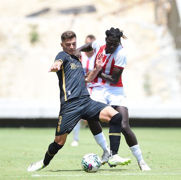 Feirense: Cláudio Silva vai ser orientado por técnico português na Roménia