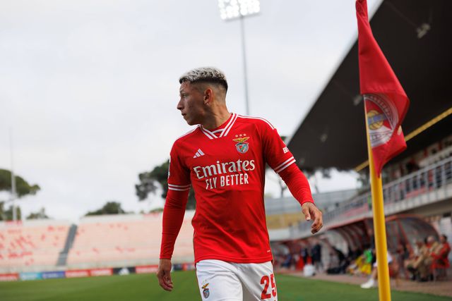 Prestianni assiste a jogo da antiga equipa