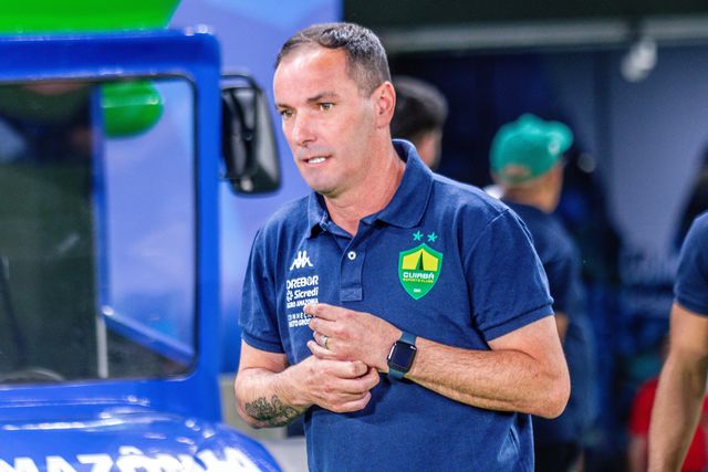 Vídeos: Petit expulso após envolver-se em confusão que continuou no túnel