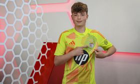 Benfica segura jovem guarda-redes