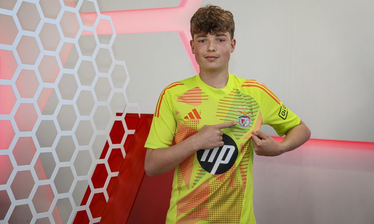 Benfica segura jovem guarda-redes