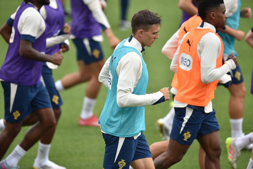 João Palhinha treinou com a Seleção Nacional na Cidade do Futebol