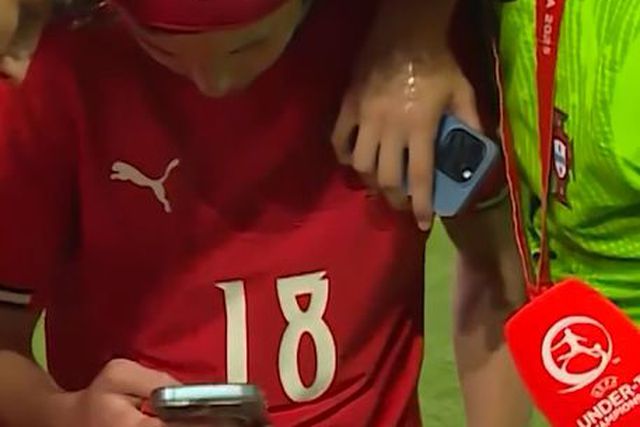 «É o papai Ronaldo?» Sub-17 nem acreditam quem estava a ver (vídeo)