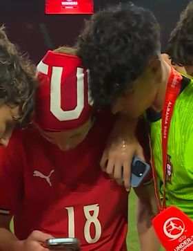 «É o papai Ronaldo?» Sub-17 nem acreditam quem estava a ver (vídeo)