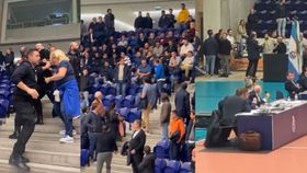 Pretoriano: diretor de segurança do FC Porto tentou parar Assembleia após a primeira agressão