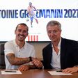 Antoine Griezmann a assinar contrato com o Atlético Madrid
