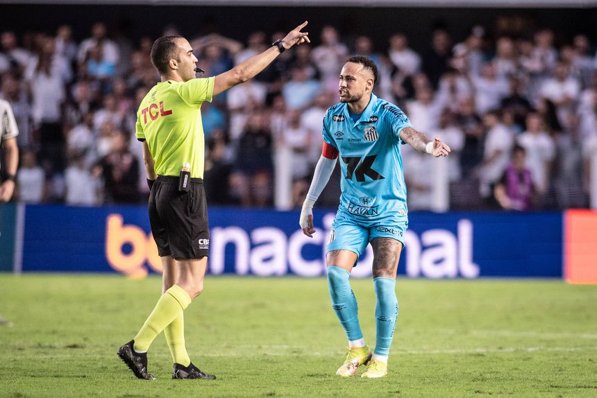 Neymar expulso no Santos