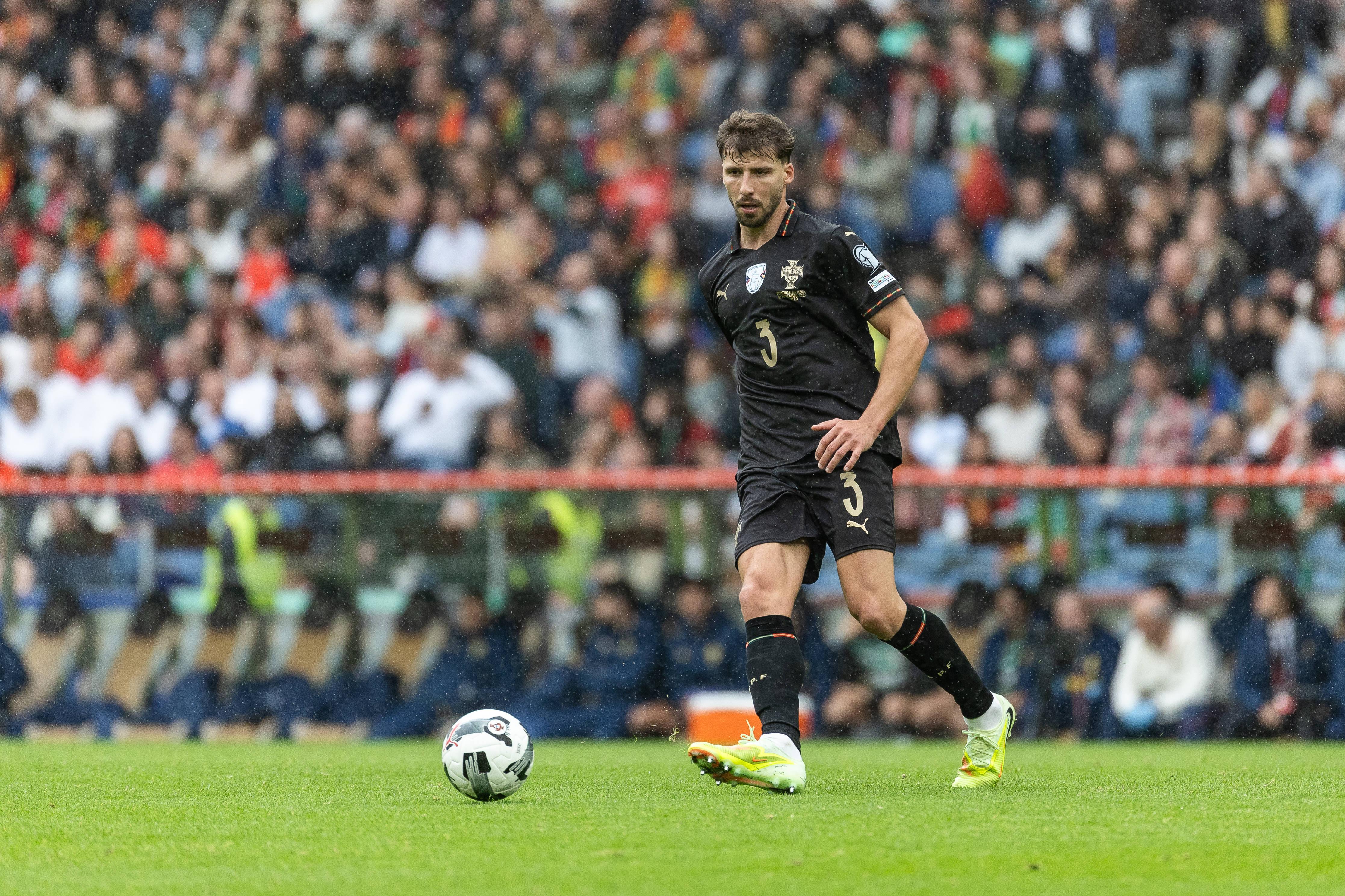 3 - Rúben Dias