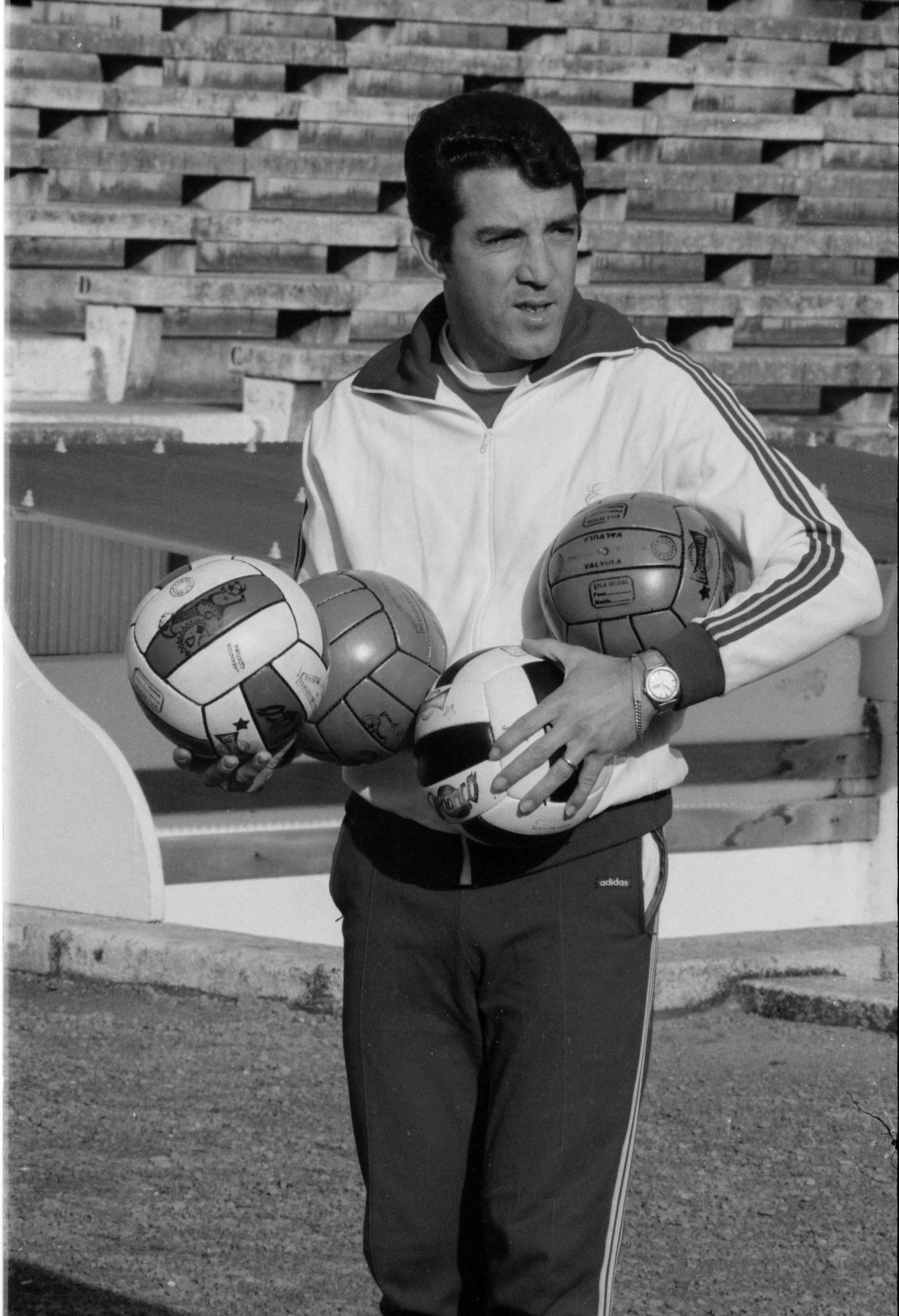 José Augusto treinou o Benfica em 1969/70 - Foto: A BOLA