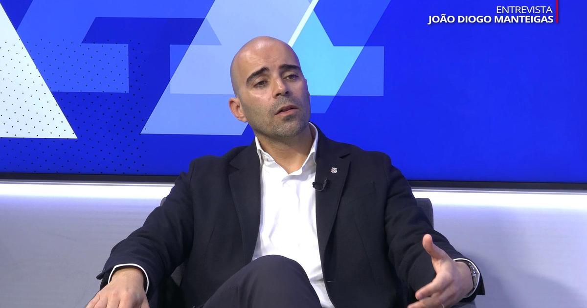«Agora é que o Benfica está a tentar renovar com António Silva...»