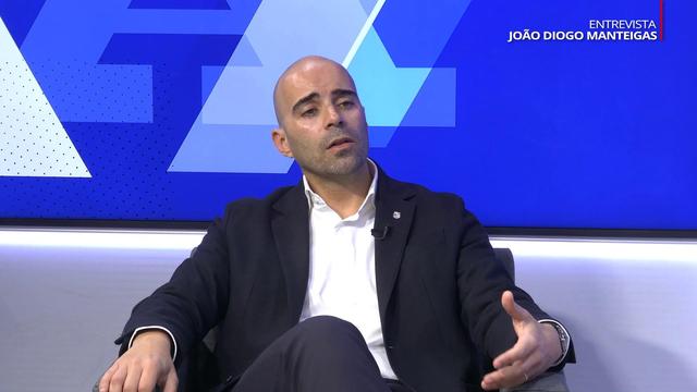 «Agora é que o Benfica está a tentar renovar com António Silva...»