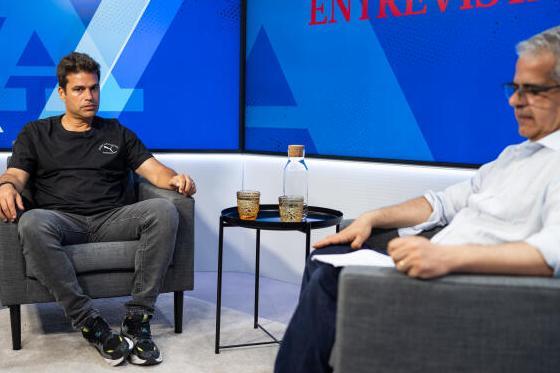 Tiago Fernandes à conversa com o jornalista Hugo Forte (Foto André Carvalho)
