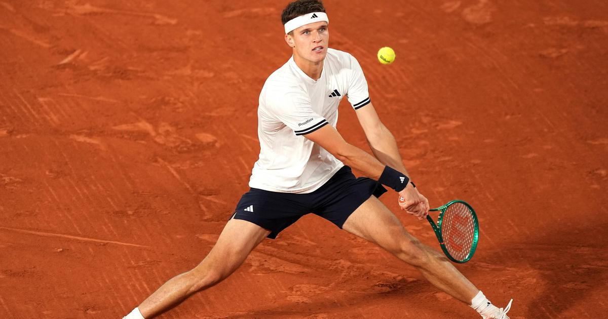 Jakub Mensik termina sonho do 'teenager' João Fonseca em Roland Garros