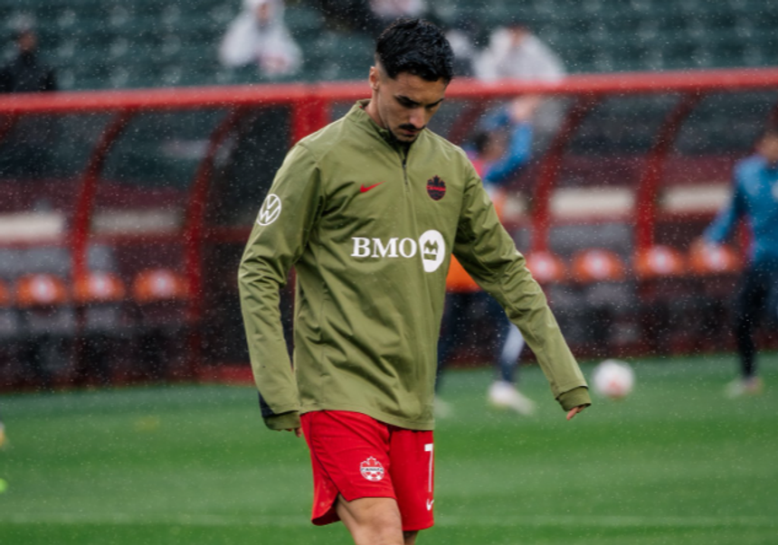 Stephen Eustáquio antes do jogo com o Uzbequistão - Foto: CanadaSoccer