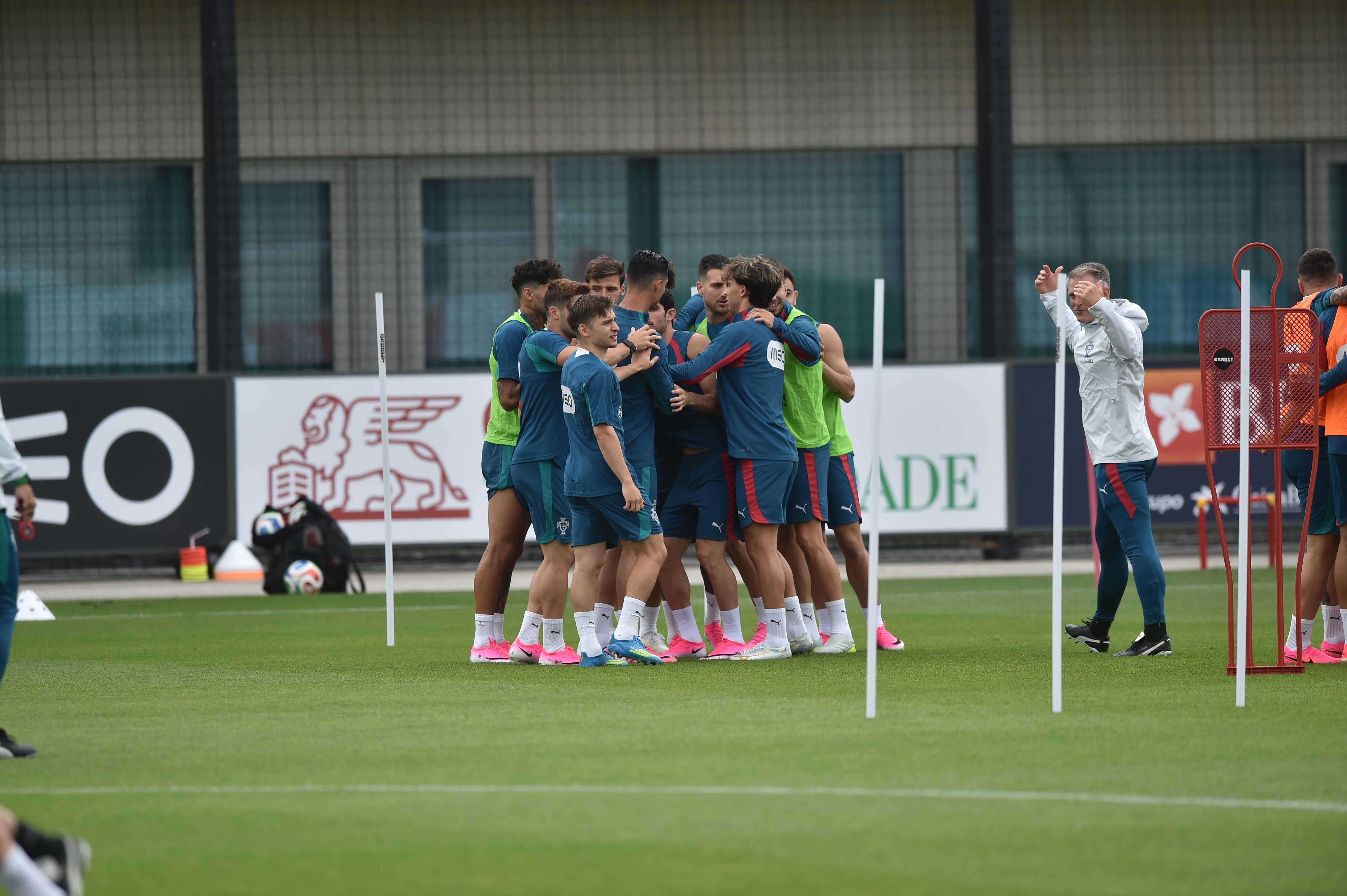 Treino matinal da Seleção Nacional na Cidade do Futebol - Foto: Miguel Nunes