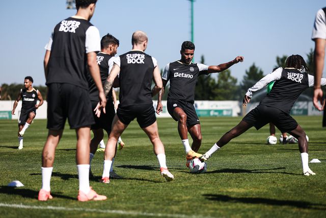 Sporting: dia 2 na Academia com muita bola