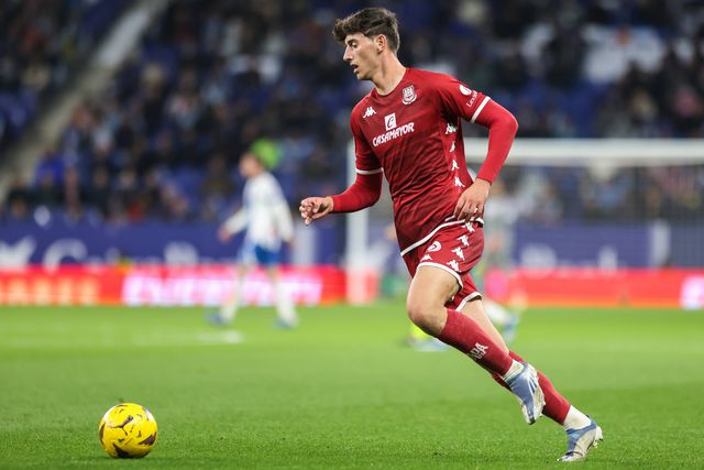 V. Guimarães: Óscar Rivas para o eixo da defesa