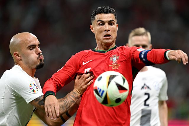 Travou Ronaldo e elogia: «É incrível como aos 39 anos ainda sprinta aos 118 minutos» (vídeo)