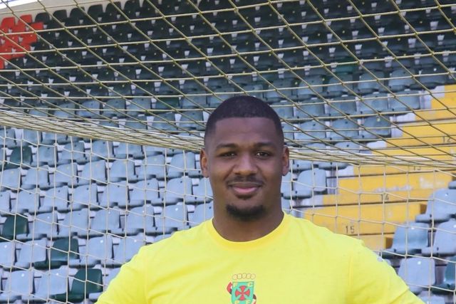 Oficial: irmão de Bradley Barcola assina pelo Paços de Ferreira