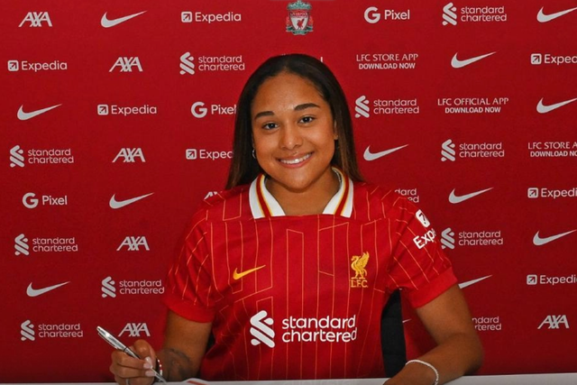 Transferência recorde para Portugal: Liverpool oficializa contratação de Olivia Smith ao Sporting